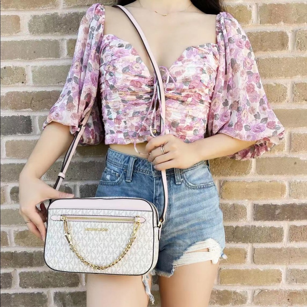 Gaby’sBags💕NWT Michael Kors Crossbody - Picture 2 of 4